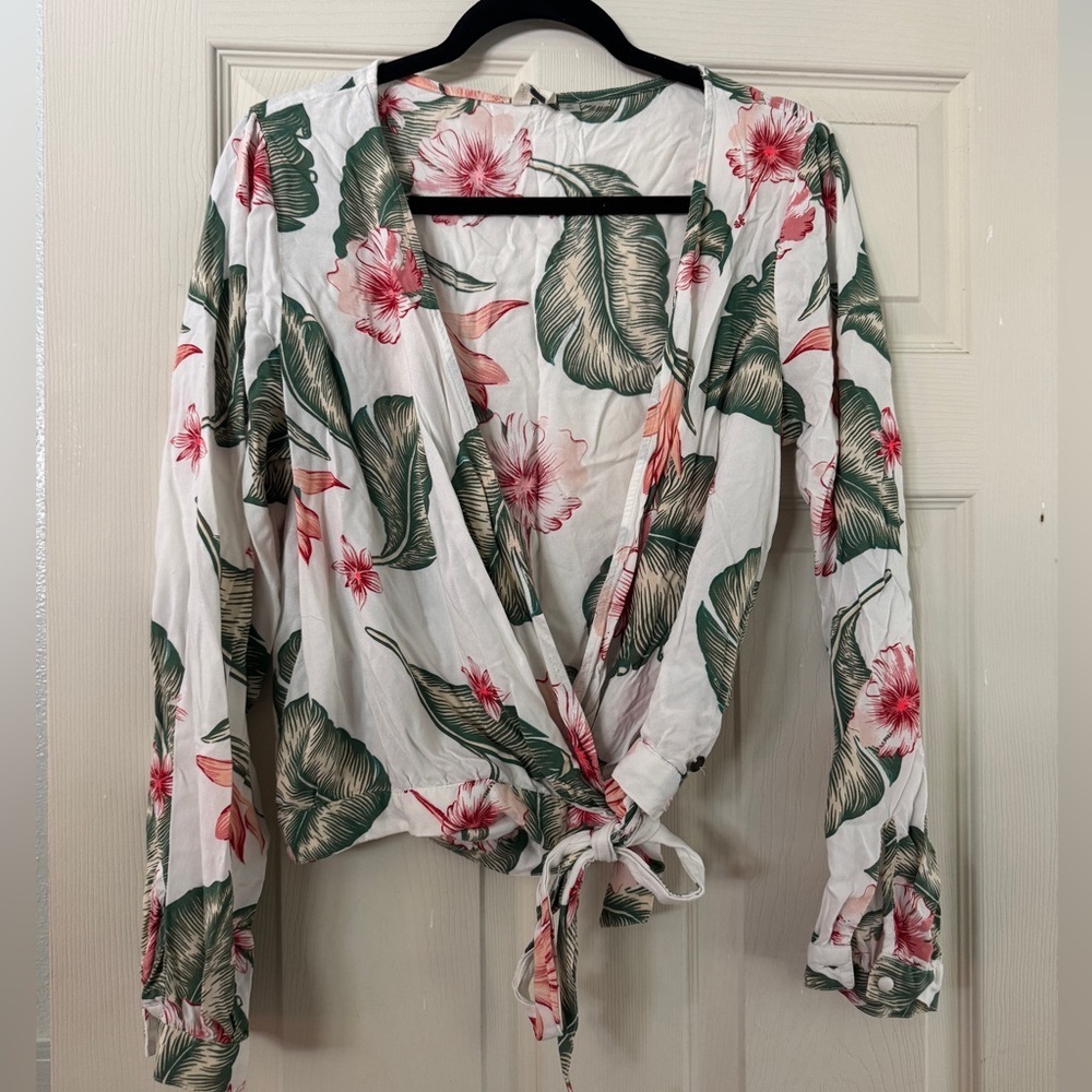 4/$25 Like new Roxy Floral Wrap Top - Green and Pink, and red sz L